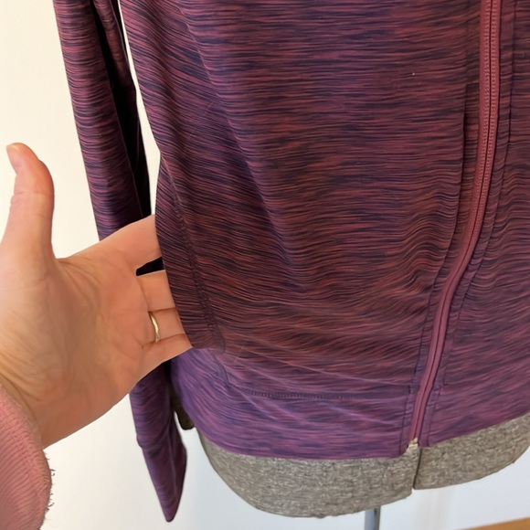 Prana lightweight jacket with hood, scuba cut, heathered maroon, ruched, M - Picture 4 of 11